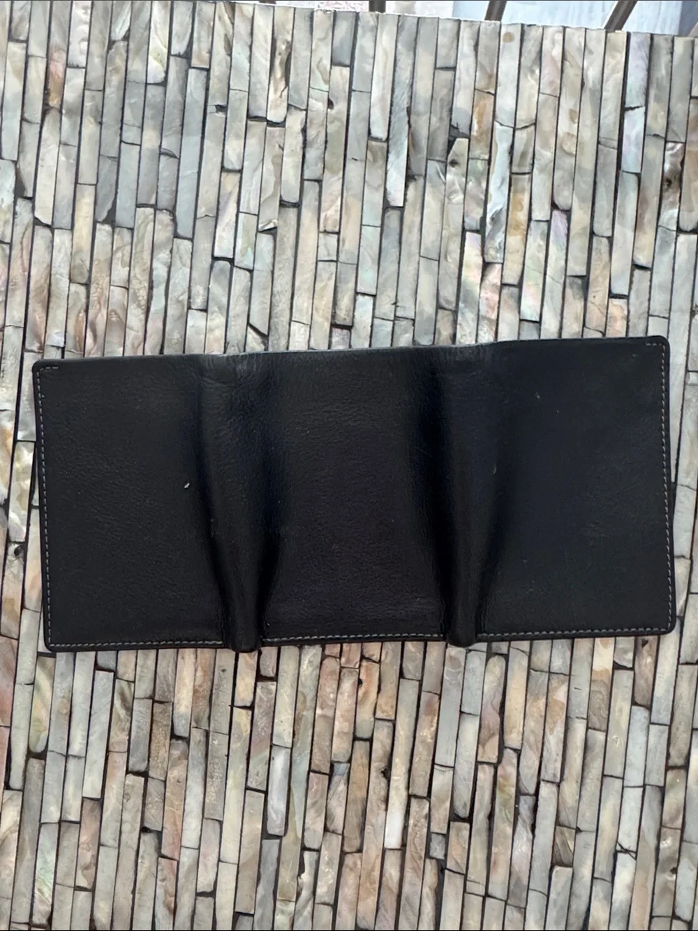 Perry Ellis Genuine LeatherClassic Black Leather Tri fold  Wallet